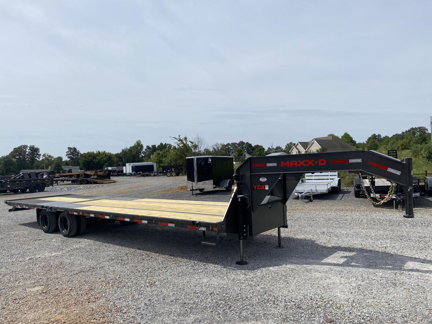 New 2026 MAXXD 34' x 102" 30k Hyd Dove Gooseneck Trailer