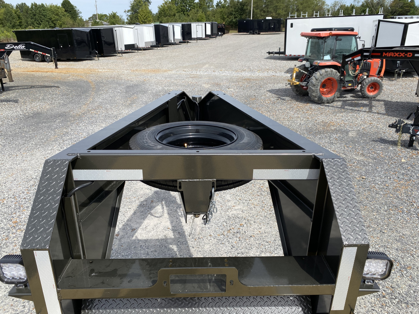 New 2026 MAXXD 34' x 102" 30k Hyd Dove Gooseneck Trailer