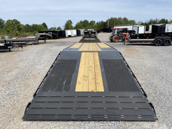 New 2026 MAXXD 34' x 102" 30k Hyd Dove Gooseneck Trailer