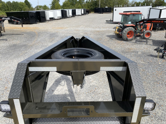 New 2026 MAXXD 34' x 102" 30k Hyd Dove Gooseneck Trailer