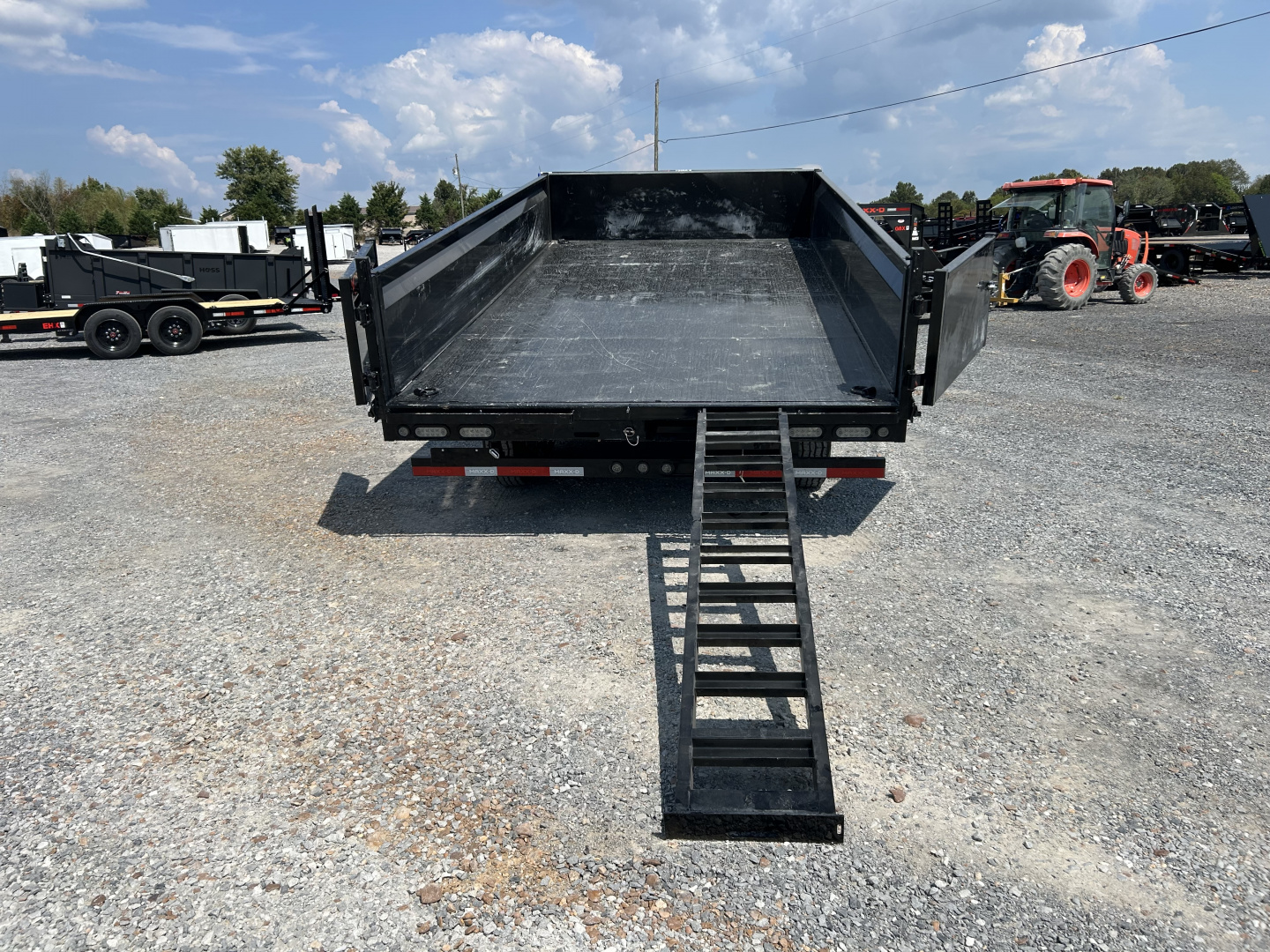 New 2026 MAXXD 96"X16' 21K Deckover Gooseneck Dump Trailer