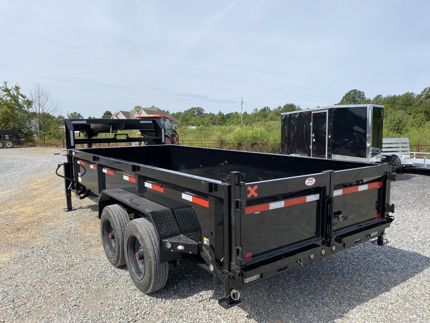 New 2026 MAXXD 16' x 83" 18k Gooseneck Dump Trailer