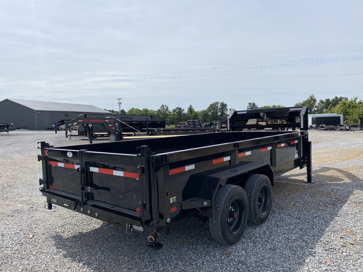 New 2026 MAXXD 16' x 83" 18k Gooseneck Dump Trailer