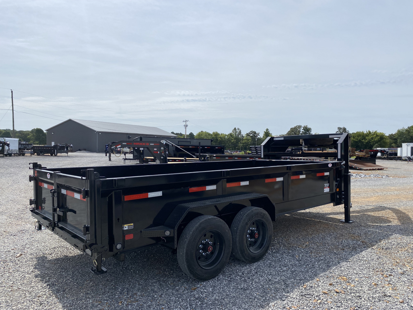 New 2026 MAXXD 16' x 83" 18k Gooseneck Dump Trailer
