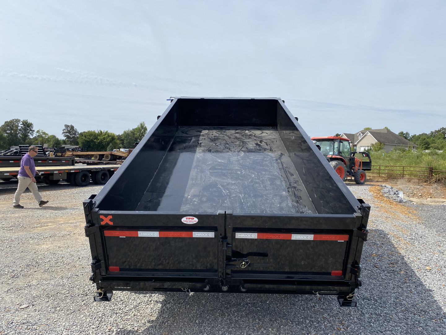 New 2026 MAXXD 16' x 83" 18k Gooseneck Dump Trailer