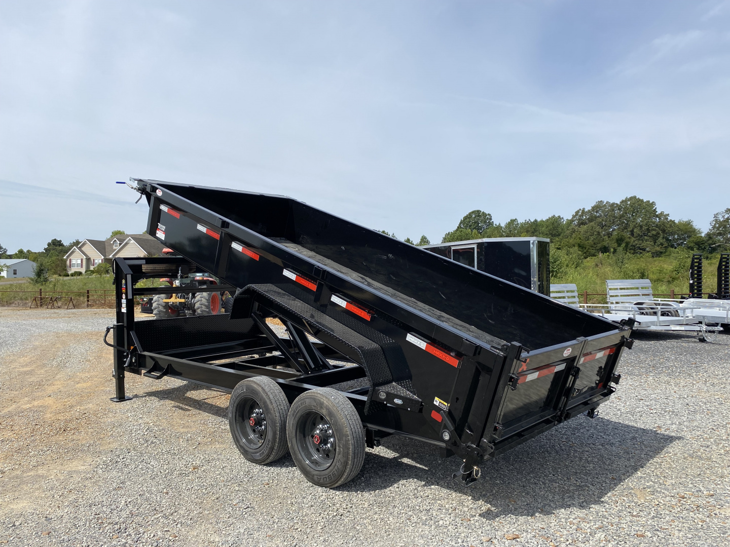 New 2026 MAXXD 16' x 83" 18k Gooseneck Dump Trailer