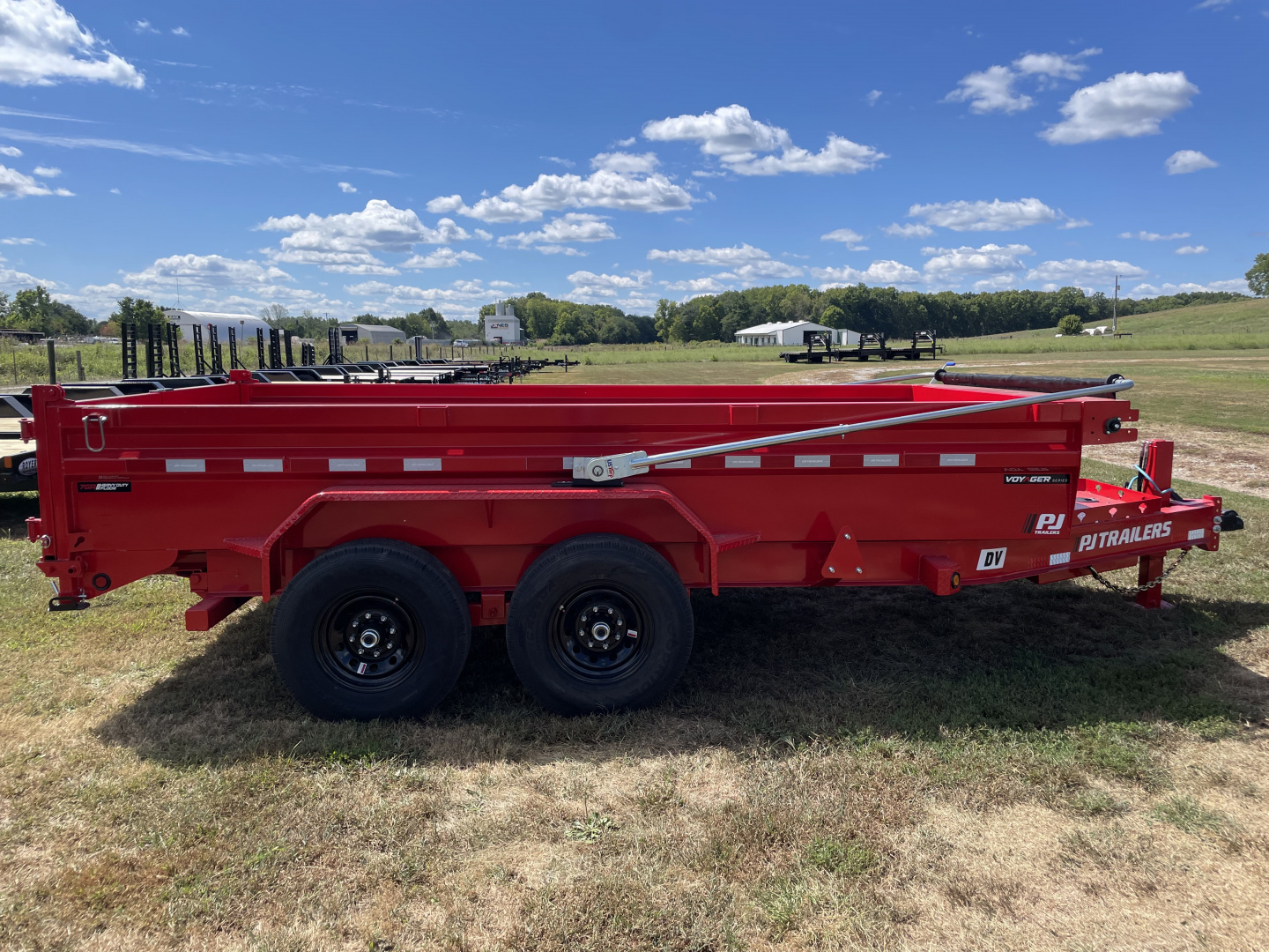 New 83"X14' PJ VOYAGER Low-Pro Dump Trailer w/ Tarp (DV)