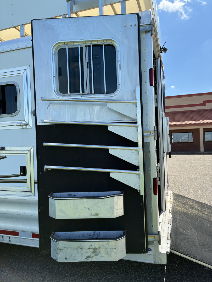 Used 2016 Featherlite Trailers 4H 15' LQ Legend Horse Trailer
