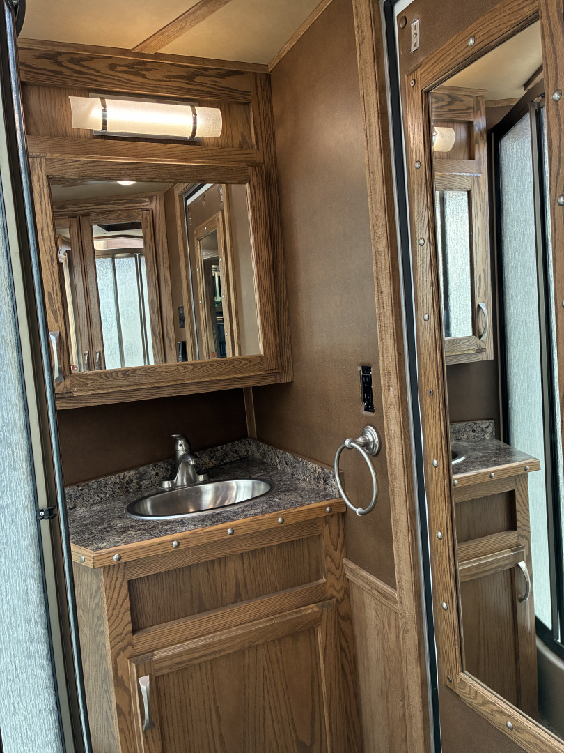 Used 2016 Featherlite Trailers 4H 15' LQ Legend Horse Trailer