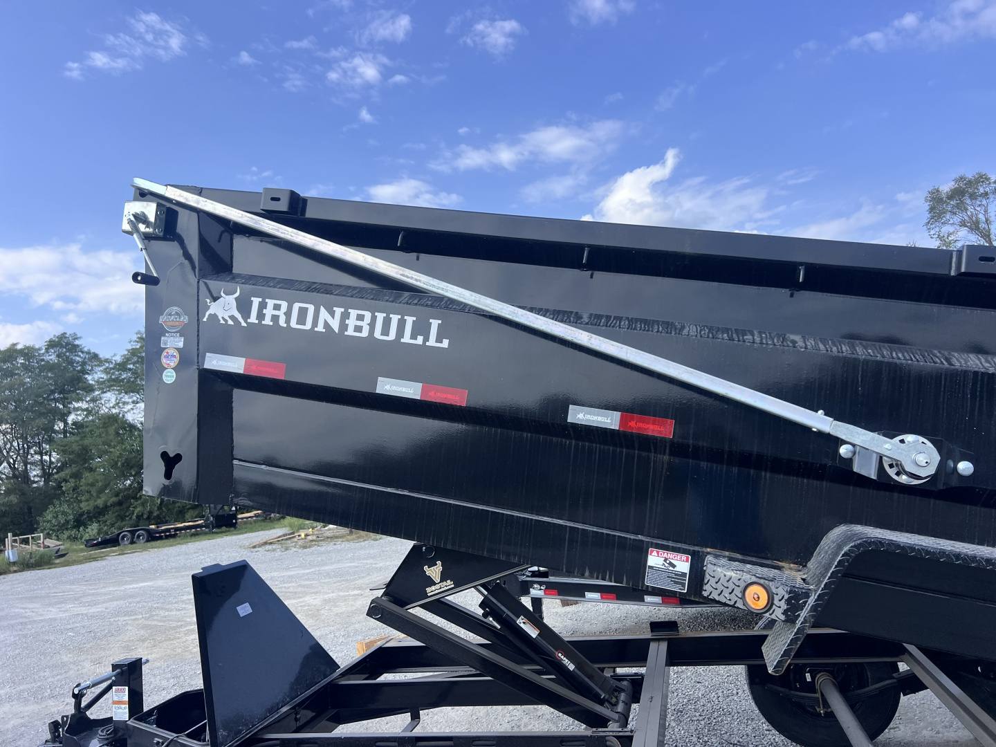 New 2026 IRON BULL 83X16 DUMP TRAILER W/ 36" SIDES
