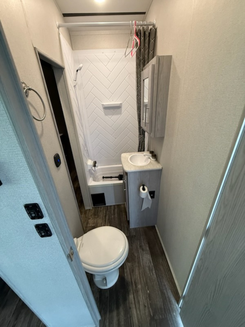 Used 2021 Keystone RV FUZION 300 Toy Hauler