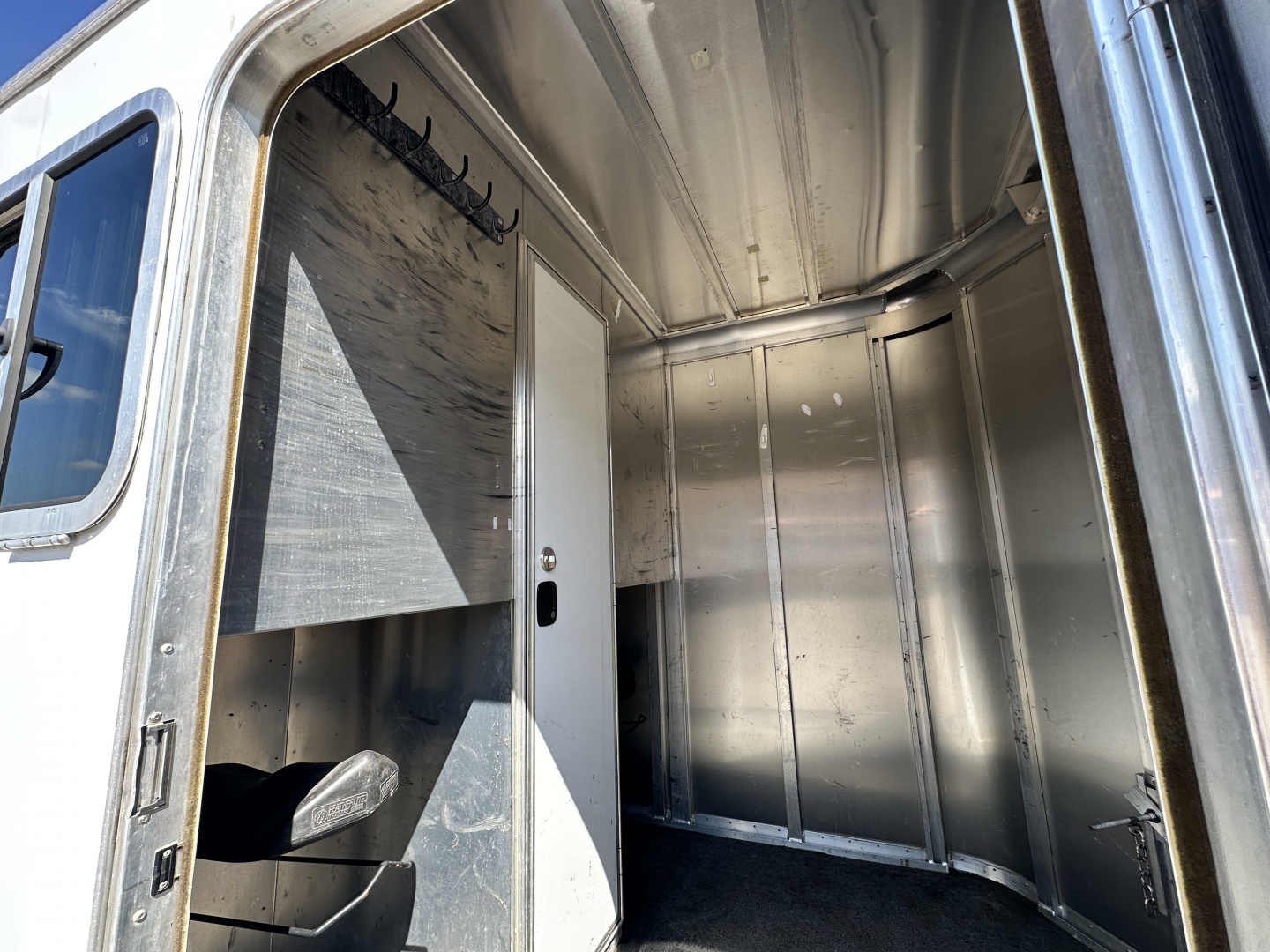 Used 2005 Featherlite Trailers 2H Str. Load BP w/ Mangers Horse Trailer