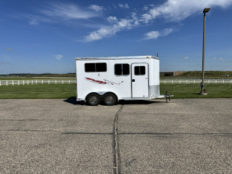 Used 2005 Featherlite Trailers 2H Str. Load BP w/ Mangers Horse Trailer