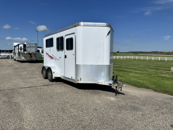 Used 2005 Featherlite Trailers 2H Str. Load BP w/ Mangers Horse Trailer