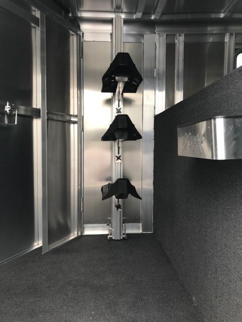 New 2026 Exiss Trailers 3H GN CXF Edition Horse Trailer