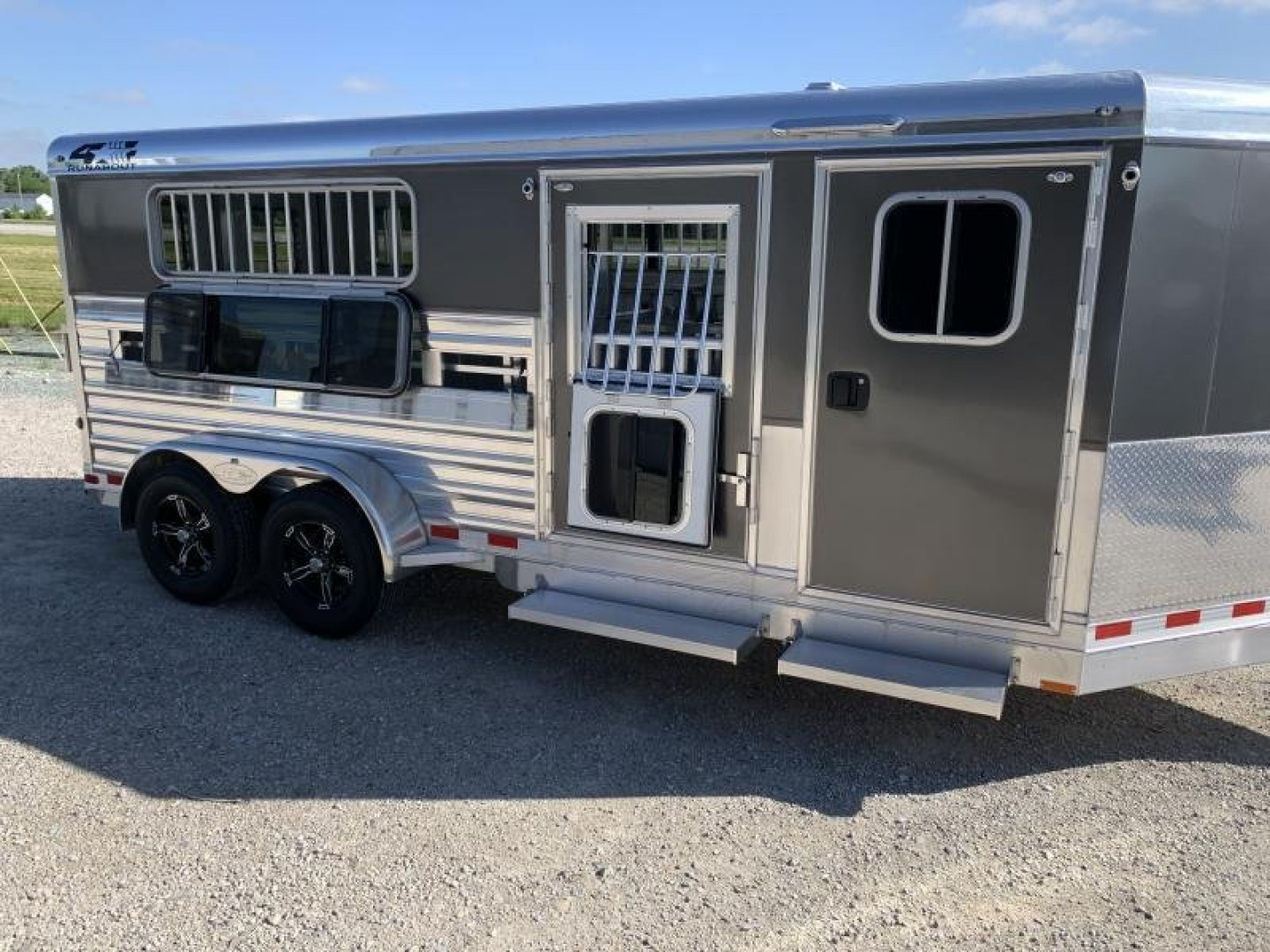 New 2026 4-Star Trailers 6 Pen Show Stock Trailer