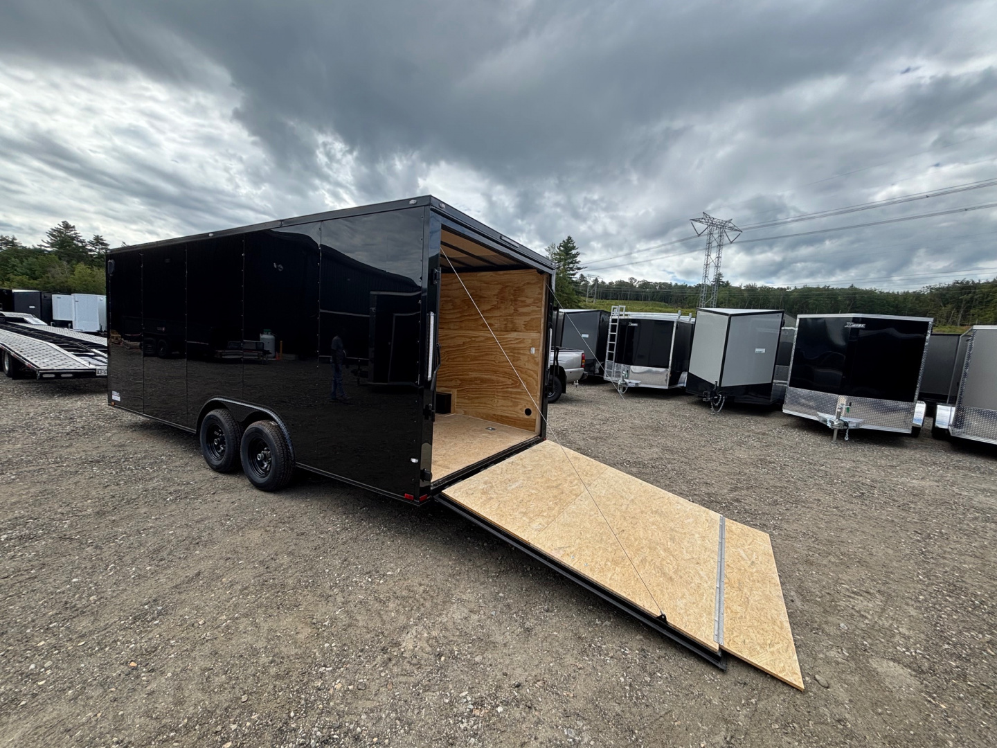 New 2025 SPARTAN 8.5X20+ 2ft V nose/ 7' Int Height/Blackout Package/ Polycore- 9990GVW