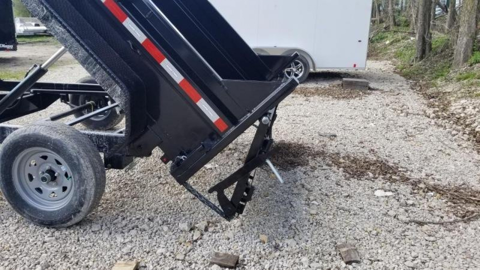 New 2026 Sure-Trac 6x10 Single Ram Low Pro Dump Trailer