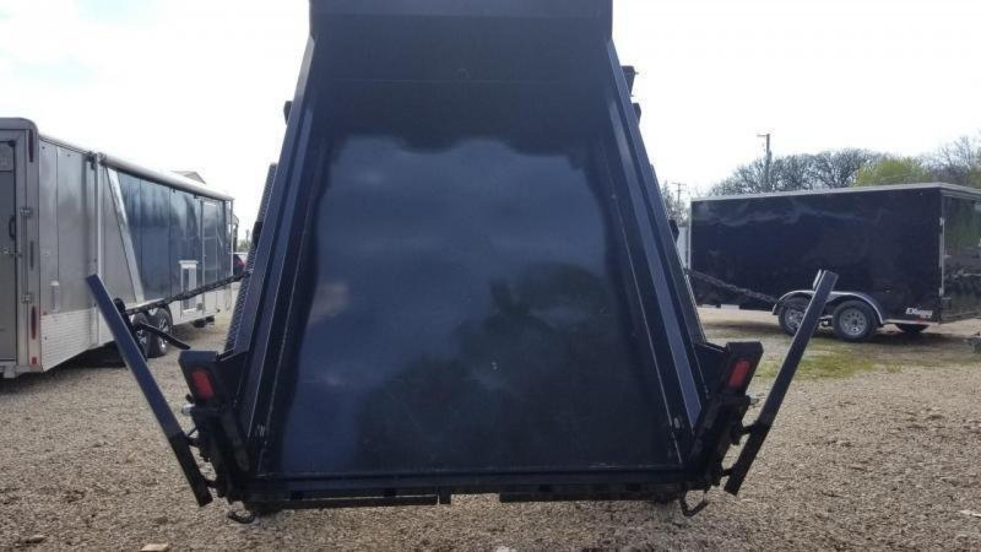 New 2026 Sure-Trac 6x10 Single Ram Low Pro Dump Trailer