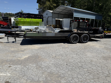 New 2025 P & T Trailers 7K 17+3 CARHAULER STEEL REMOVABLE FENDERS Car Hauler