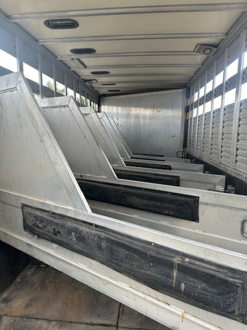Used 1995 EBY 34' Carriage/Horse Trailer
