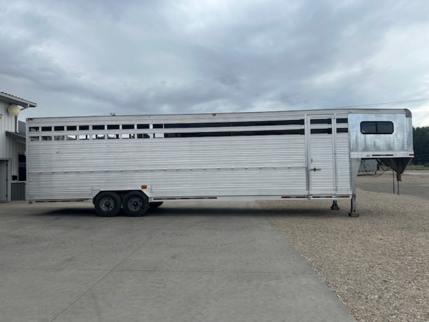 Used 1995 EBY 34' Carriage/Horse Trailer
