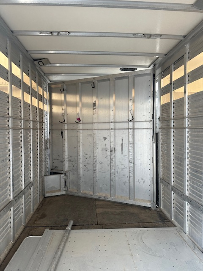 Used 1995 EBY 34' Carriage/Horse Trailer