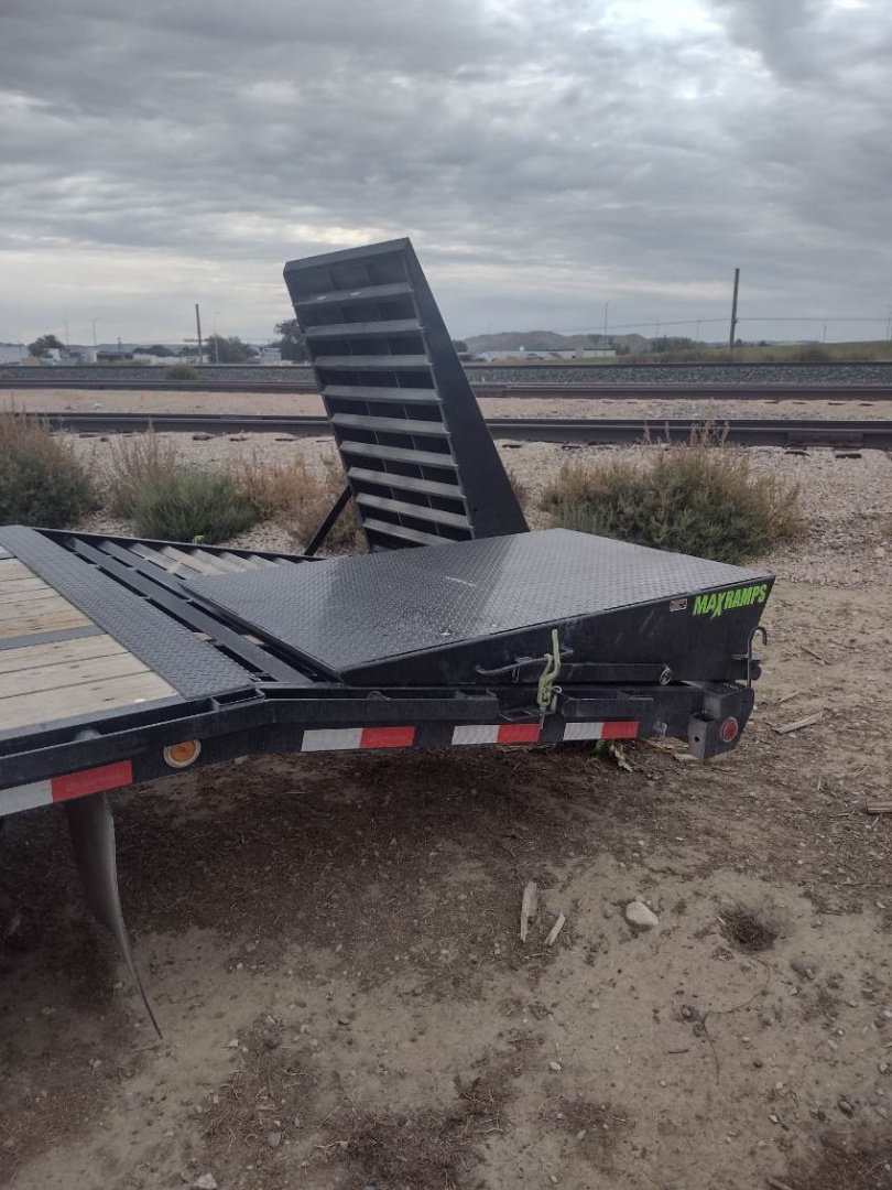 Used 2024 Load Trail 32' Flatbed Trailer Flatbed Trailer
