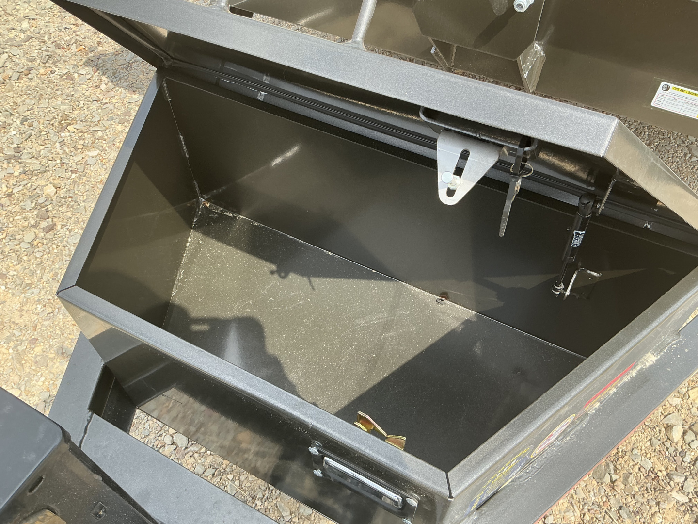 New 2026 MAXX-D 83”x20’ BP Gravity Equipment Tilt – G6X