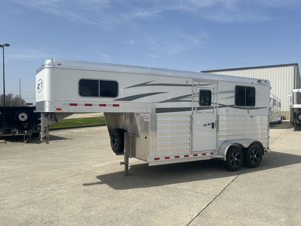 New 2026 4-Star Trailers 2 Horse Straight Load Horse Trailer