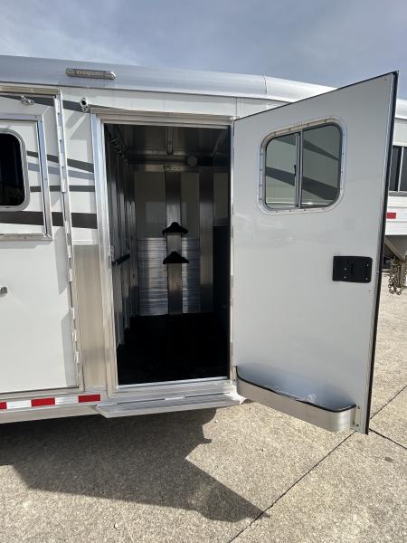 New 2026 4-Star Trailers 2 Horse Straight Load Horse Trailer