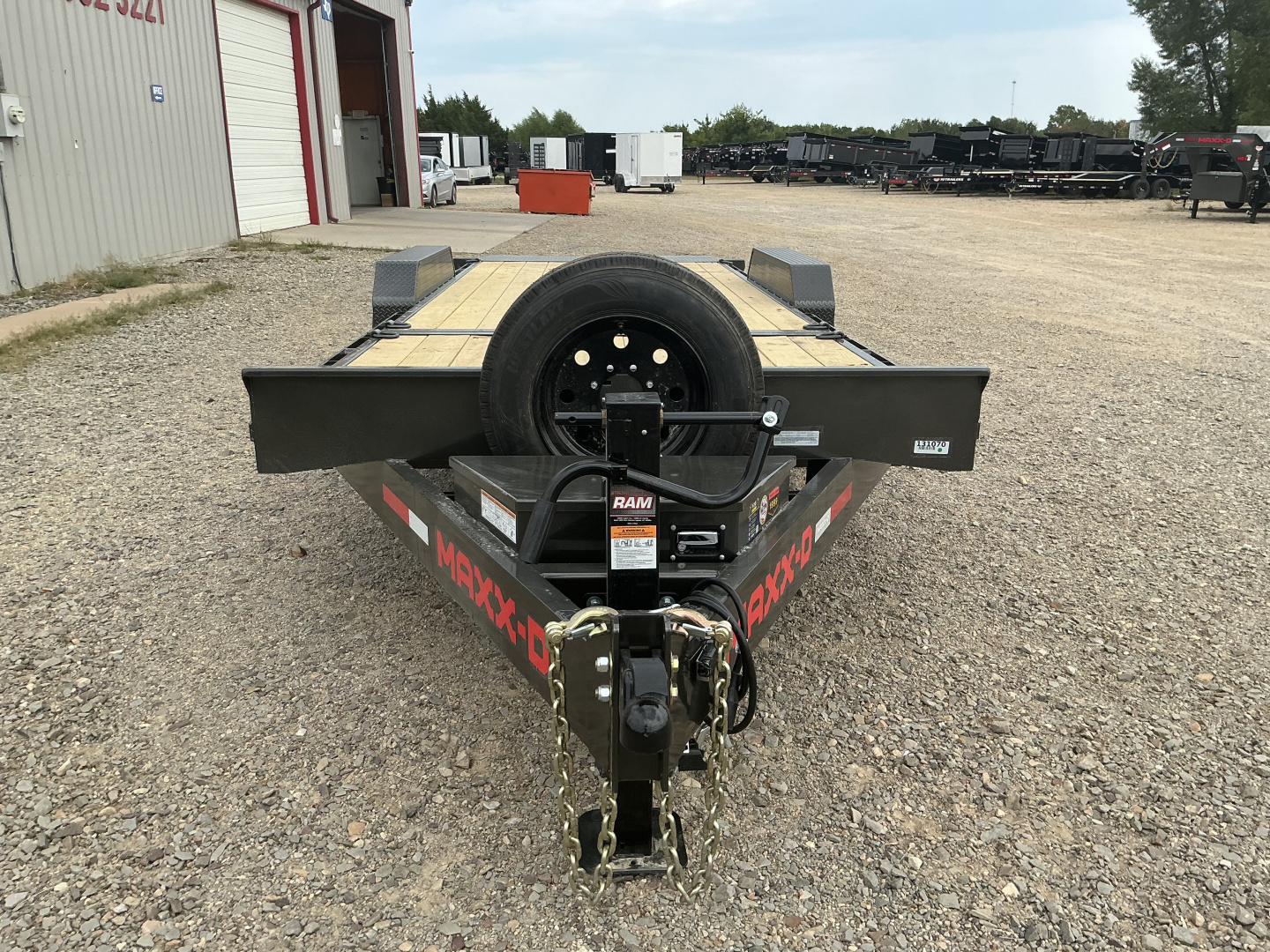 New 2026 MAXX-D 83”x22’ BP Gravity Equipment Tilt – G8X