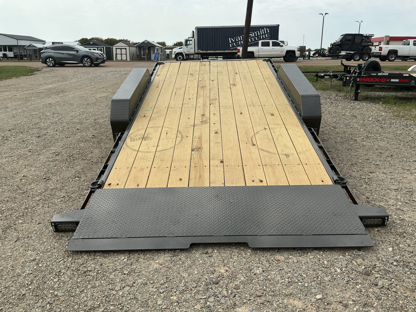 New 2026 MAXX-D 83”x22’ BP Gravity Equipment Tilt – G8X