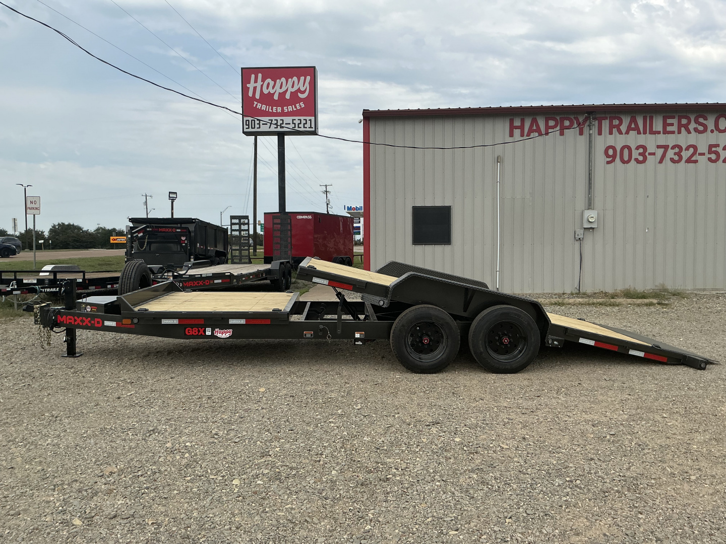 New 2026 MAXX-D 83”x22’ BP Gravity Equipment Tilt – G8X