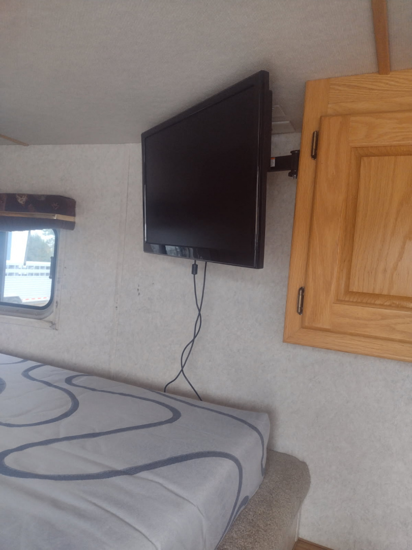 Used 2003 Exiss Trailers 3 Horse with 8' Living Quarters