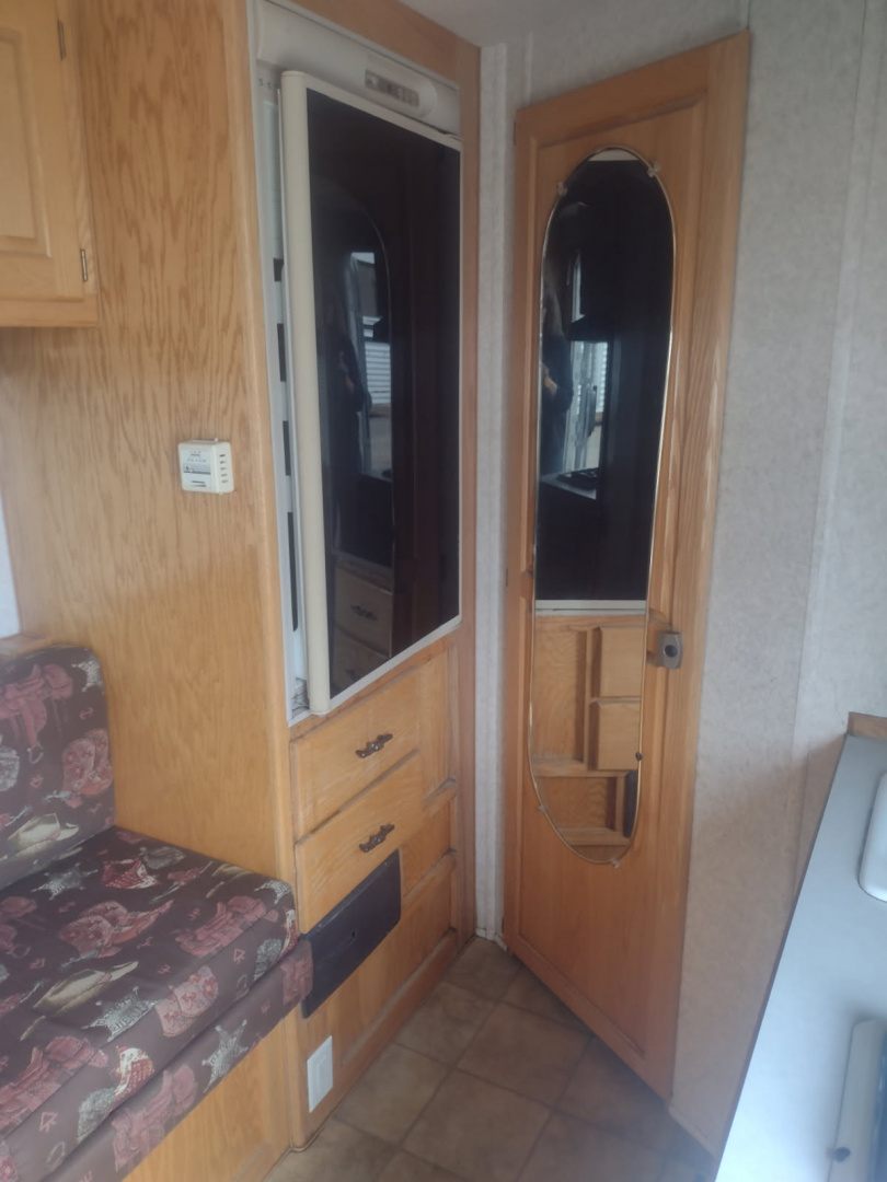 Used 2003 Exiss Trailers 3 Horse with 8' Living Quarters