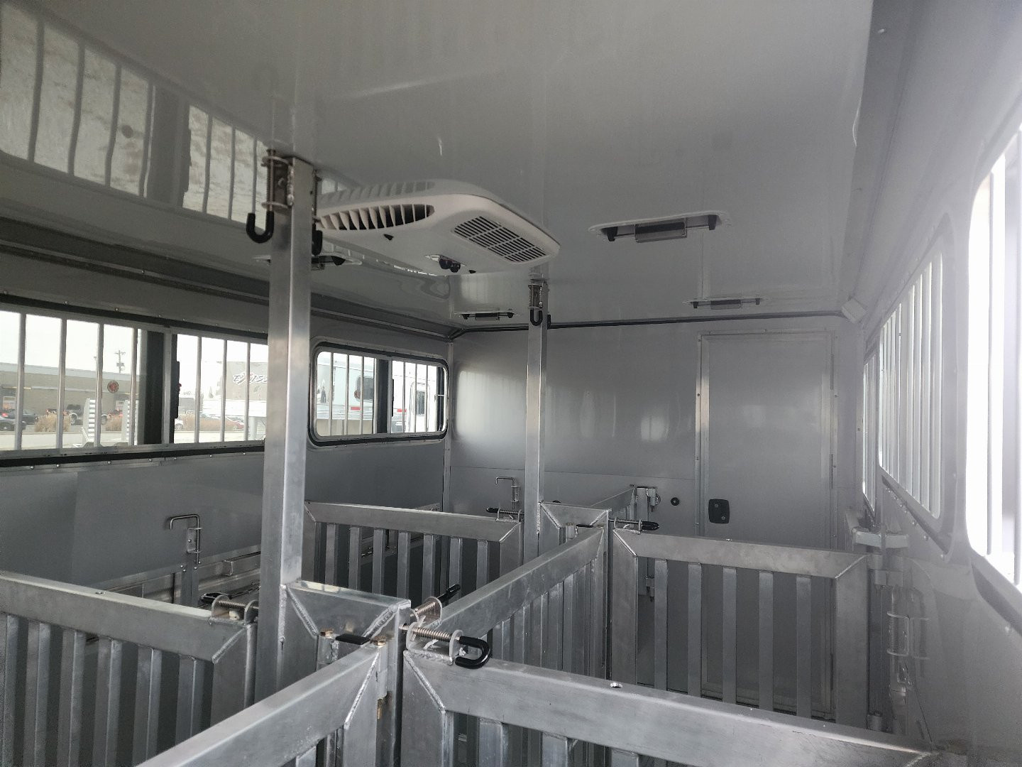 New 2026 Frontier Low Pro DDFW 6 Pen/ Stock Combo Trailer ( NO TRADE) DEMONSTRATOR