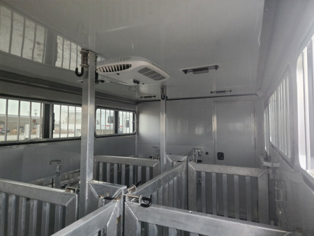 New 2026 Frontier Low Pro DDFW 6 Pen/ Stock Combo Trailer ( NO TRADE) DEMONSTRATOR