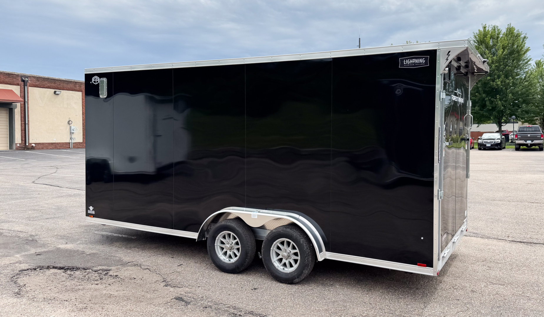 New 2025 Lightning 7.5X18 ENCLOSED CARGO - Ramp door!