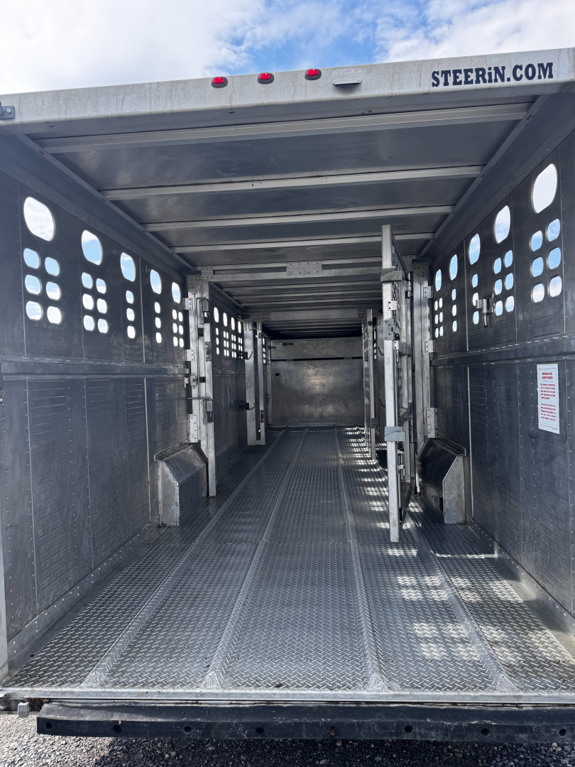 Used 2019 Wilson Trailer Company 30' Stock / Stock Combo Trailer