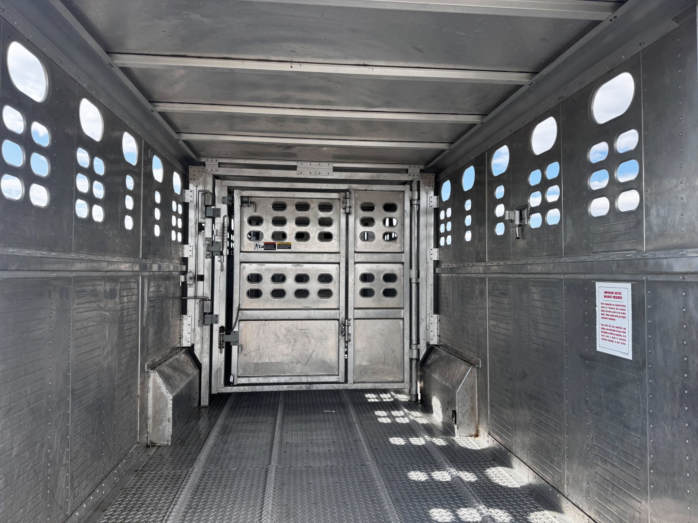 Used 2019 Wilson Trailer Company 30' Stock / Stock Combo Trailer