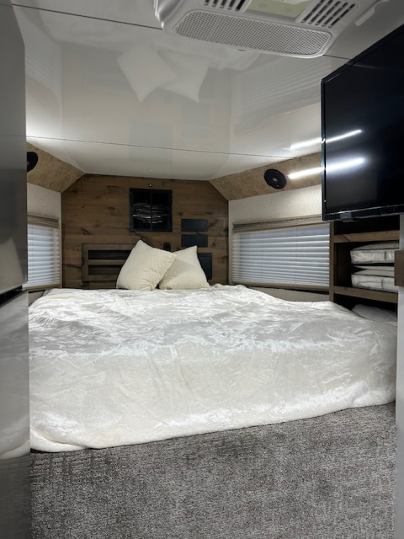 New 2026 Trails West FreeRide 36' Toyhauler