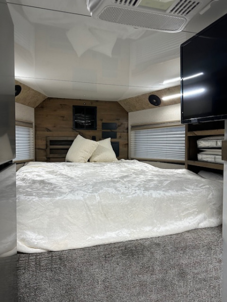 New 2026 Trails West FreeRide 36' Toyhauler