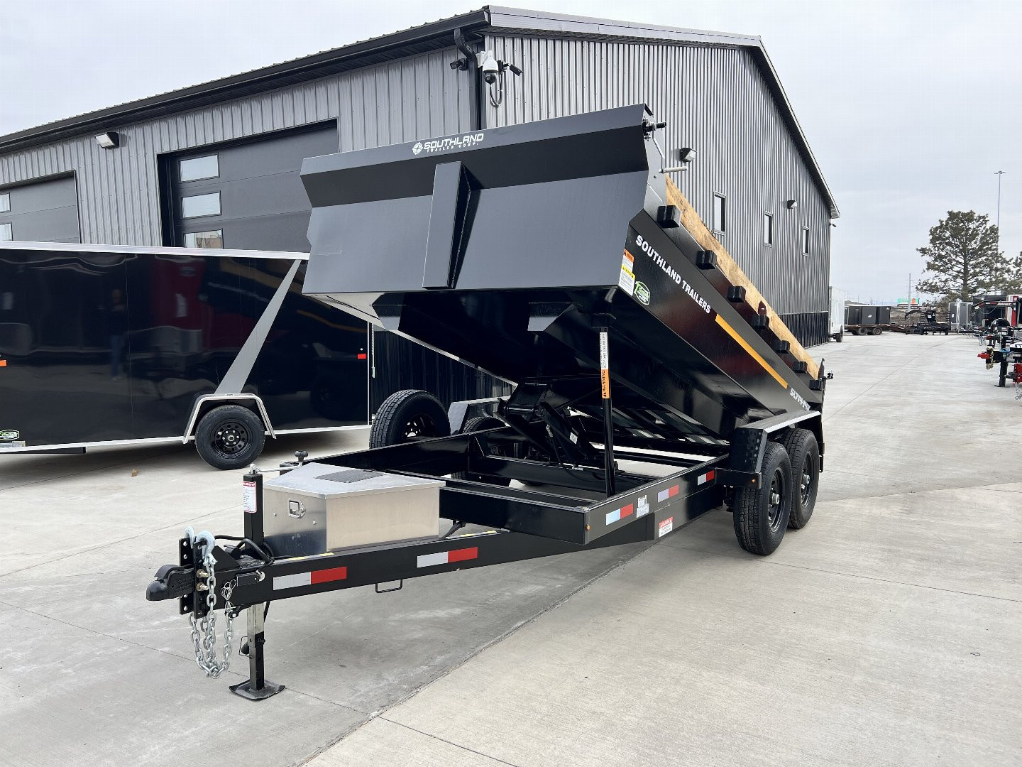 Used Twice 2026 Southland 14ft Low Profile Dump Trailer 2-7000 lb axles =14K with Ramps