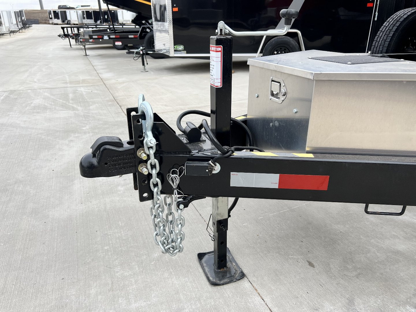 Used Twice 2026 Southland 14ft Low Profile Dump Trailer 2-7000 lb axles =14K with Ramps