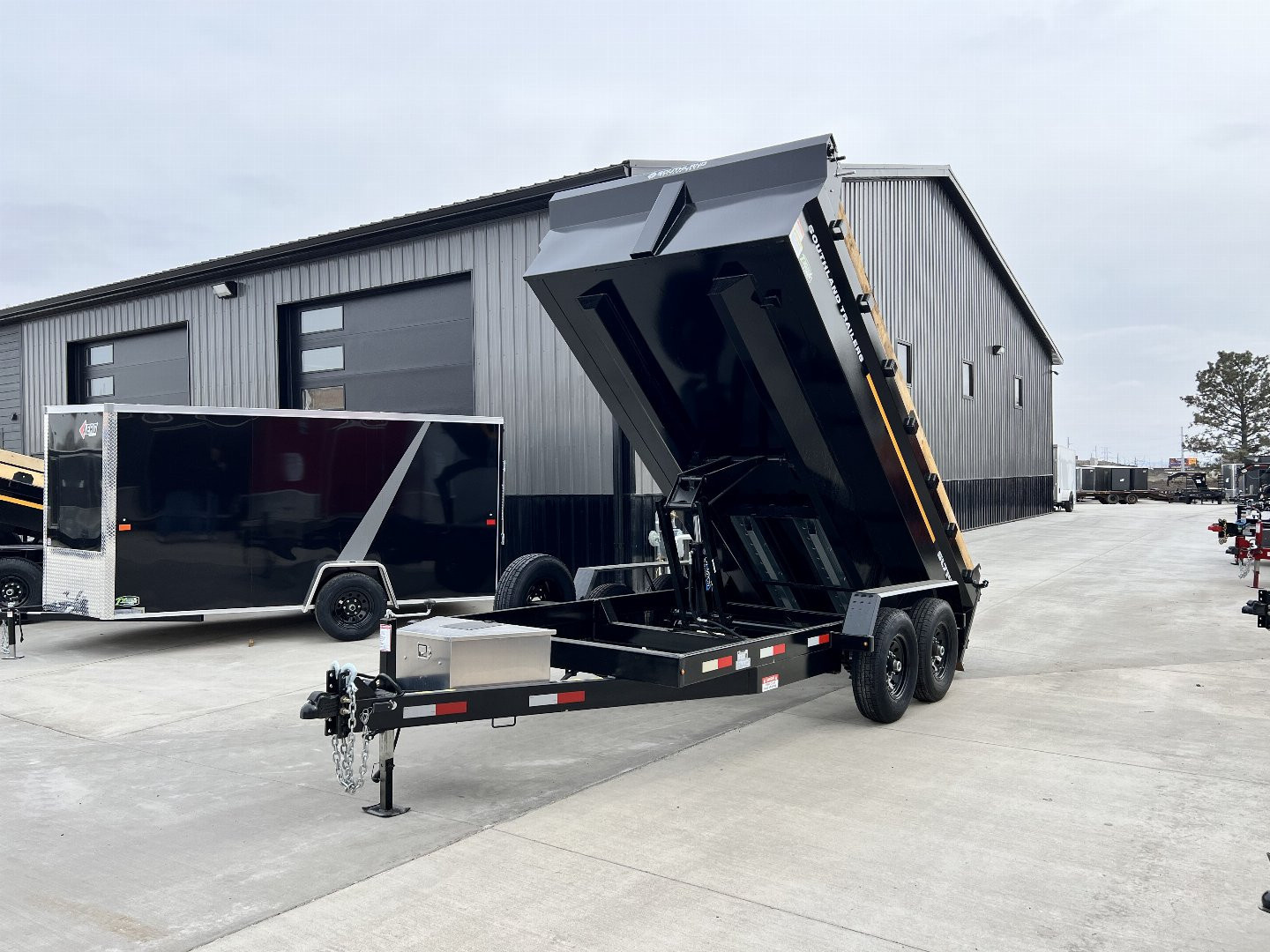Used Twice 2026 Southland 14ft Low Profile Dump Trailer 2-7000 lb axles =14K with Ramps
