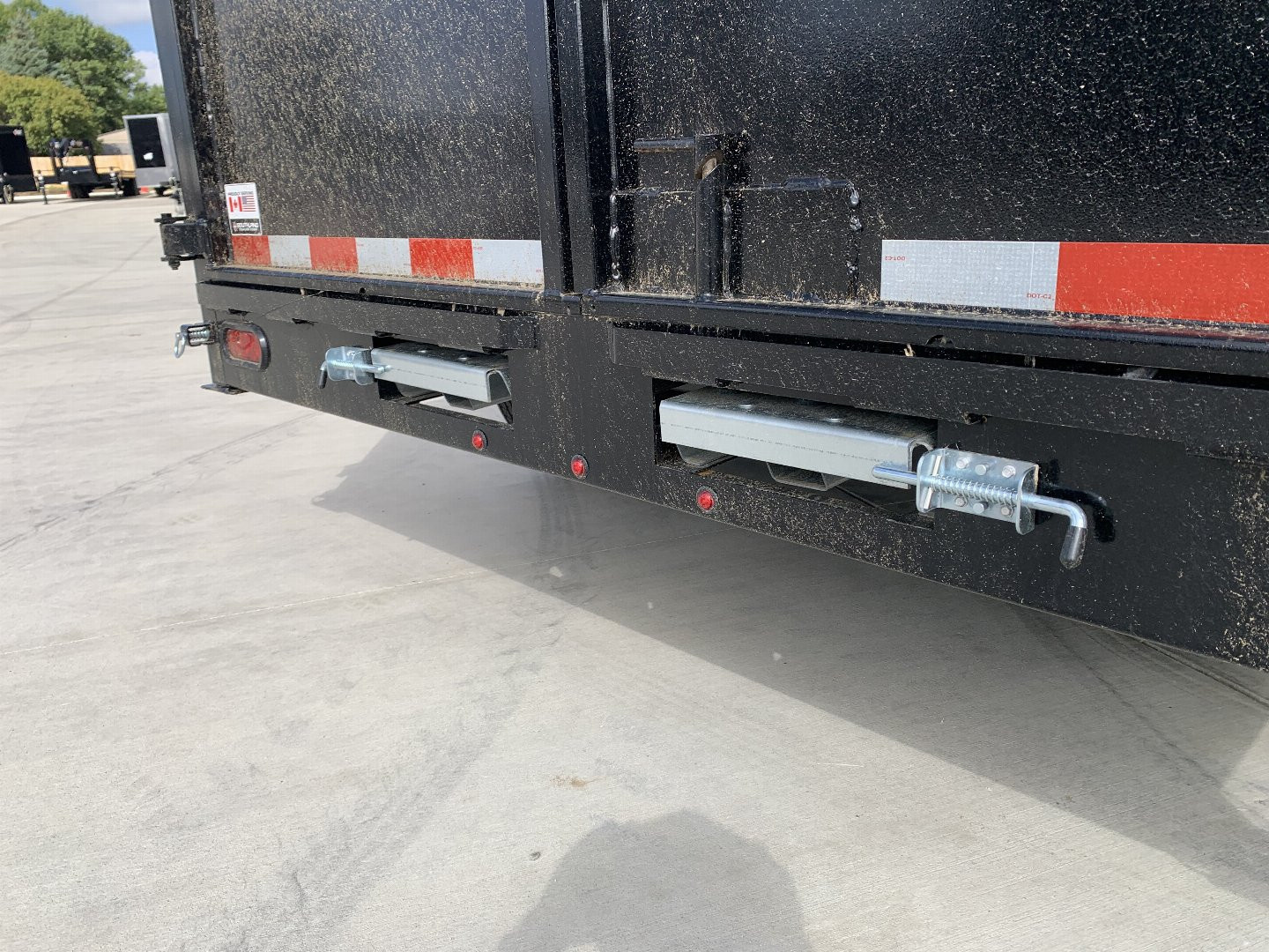 Used Twice 2026 Southland 14ft Low Profile Dump Trailer 2-7000 lb axles =14K with Ramps