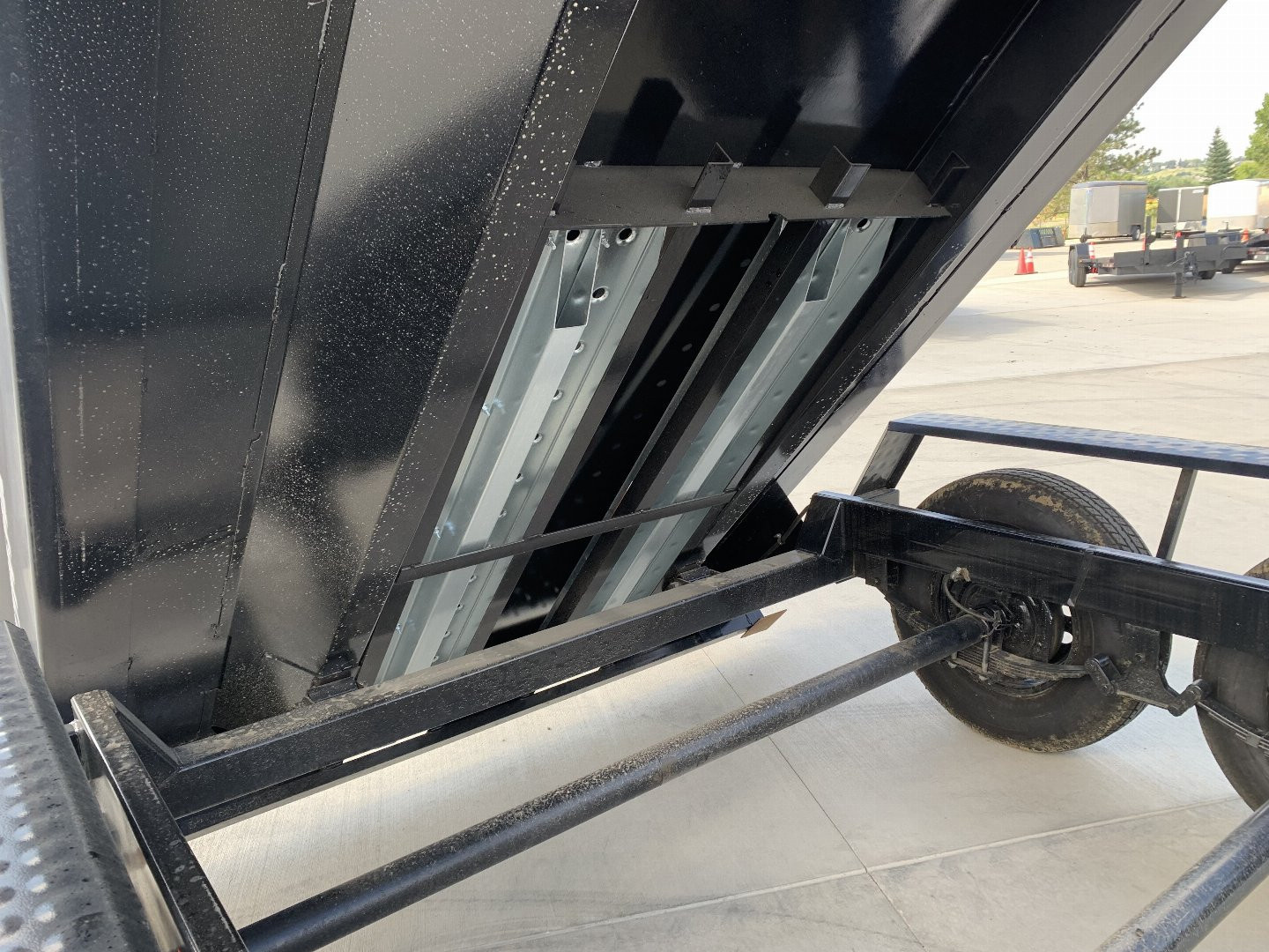 Used Twice 2026 Southland 14ft Low Profile Dump Trailer 2-7000 lb axles =14K with Ramps