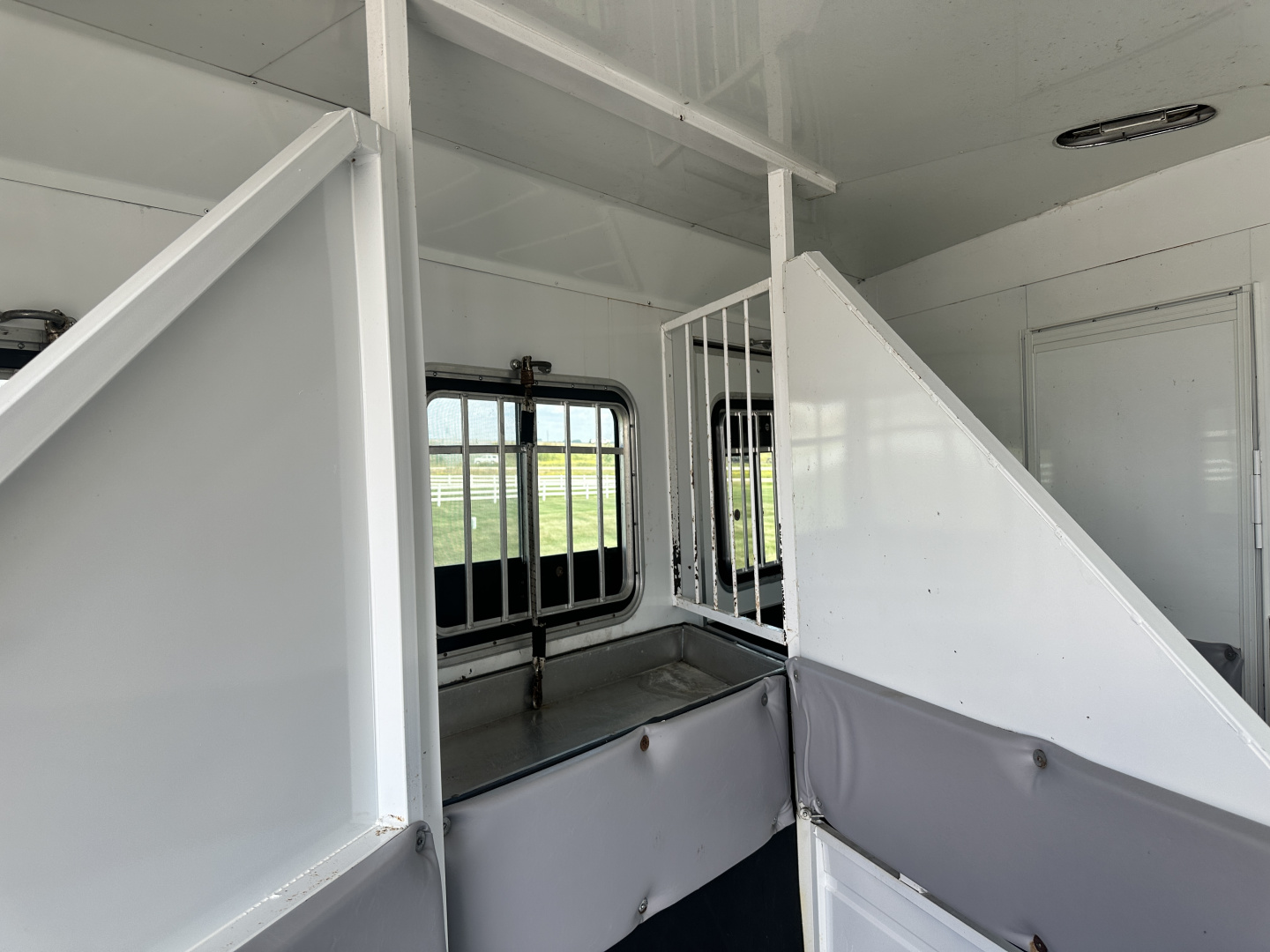 Used 2007 Bison Trailers 3H 10' LQ Horse Trailer