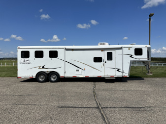 Used 2007 Bison Trailers 3H 10' LQ Horse Trailer